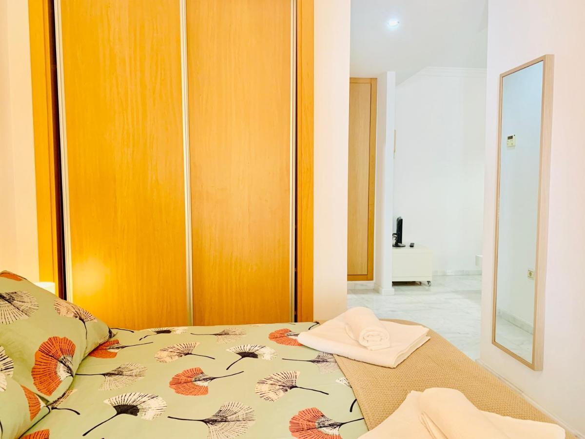 Homely Malaga Parras Con Terraza Interior Y Parking Privado Bajo Suplemento Eksteriør billede