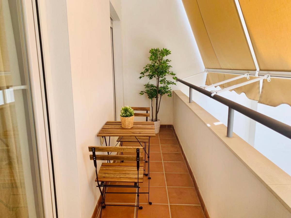 Homely Malaga Parras Con Terraza Interior Y Parking Privado Bajo Suplemento Eksteriør billede