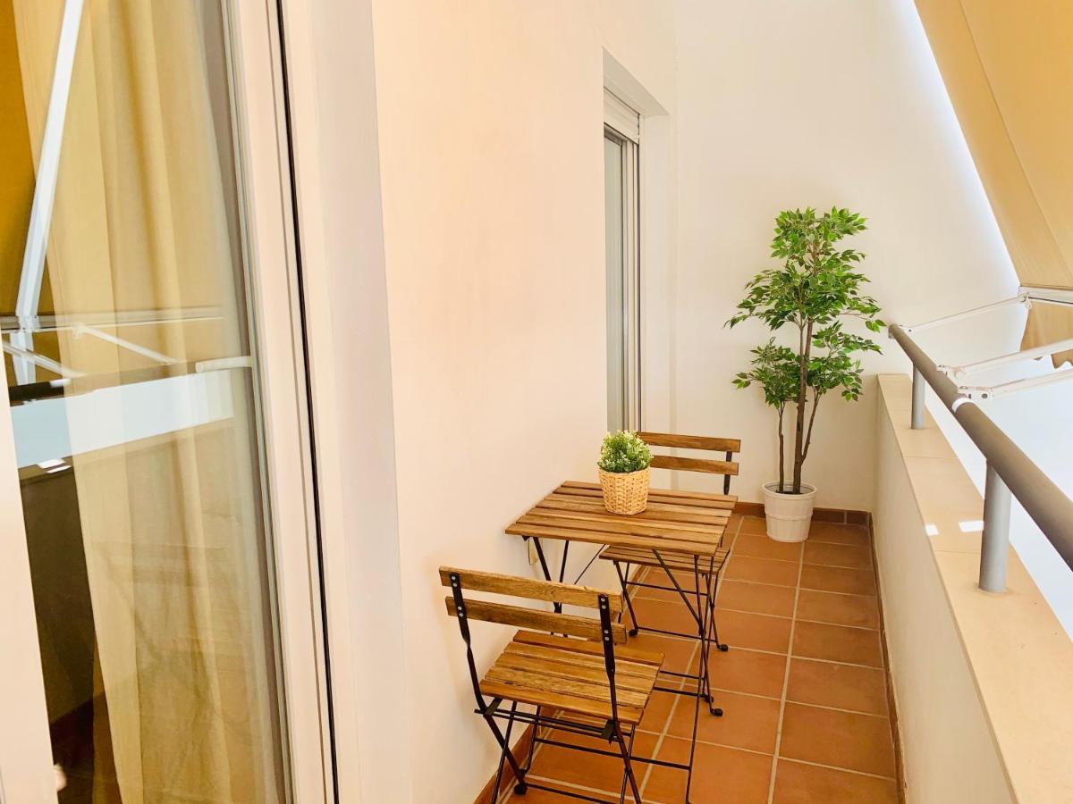 Homely Malaga Parras Con Terraza Interior Y Parking Privado Bajo Suplemento Eksteriør billede