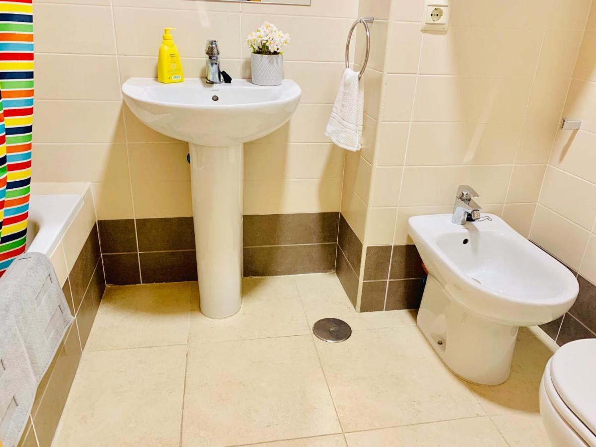 Homely Malaga Parras Con Terraza Interior Y Parking Privado Bajo Suplemento Eksteriør billede